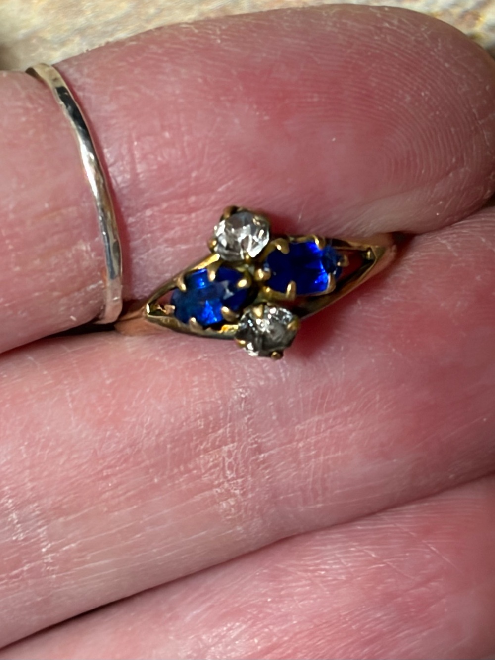 Victorian Gold Fill Or Gold Shell Ring With Paste Stones - Picture 12 of 13
